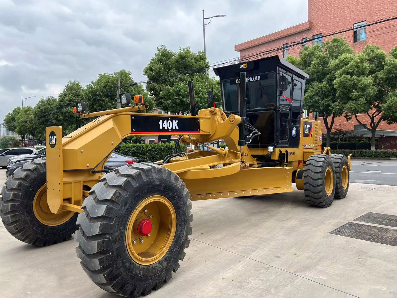 Caterpillar Motor Grader Secondhand CAT 140K, 140H with Good Price - Gréder: 1 kép. Caterpillar Motor Grader Secondhand CAT 140K, 140H with Good Price - Gréder: 1 kép.
