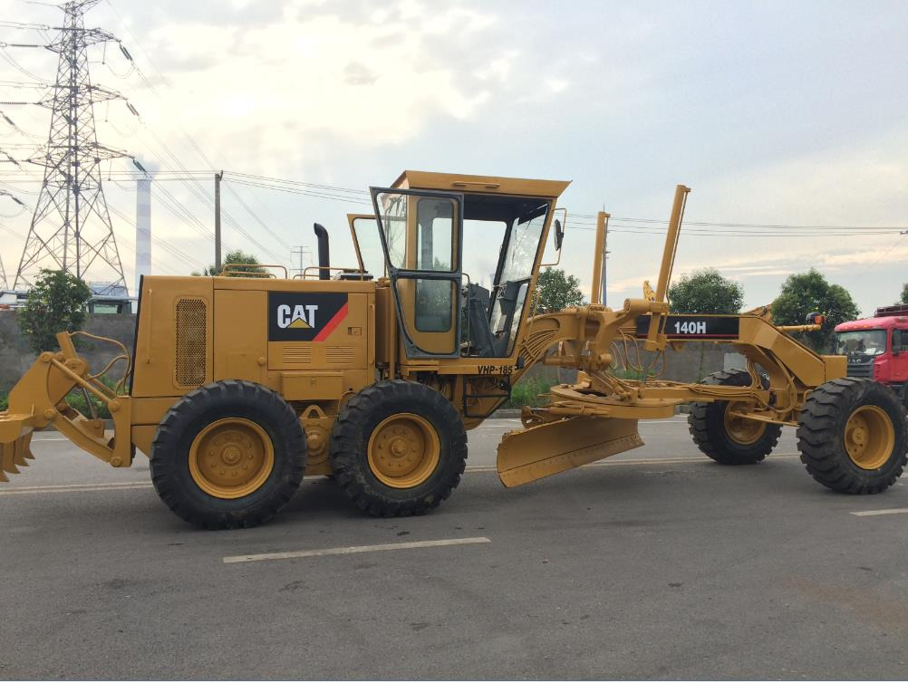 Caterpillar Motor Grader Used Condition CAT 140H - Gréder: 2 kép. Caterpillar Motor Grader Used Condition CAT 140H - Gréder: 2 kép.
