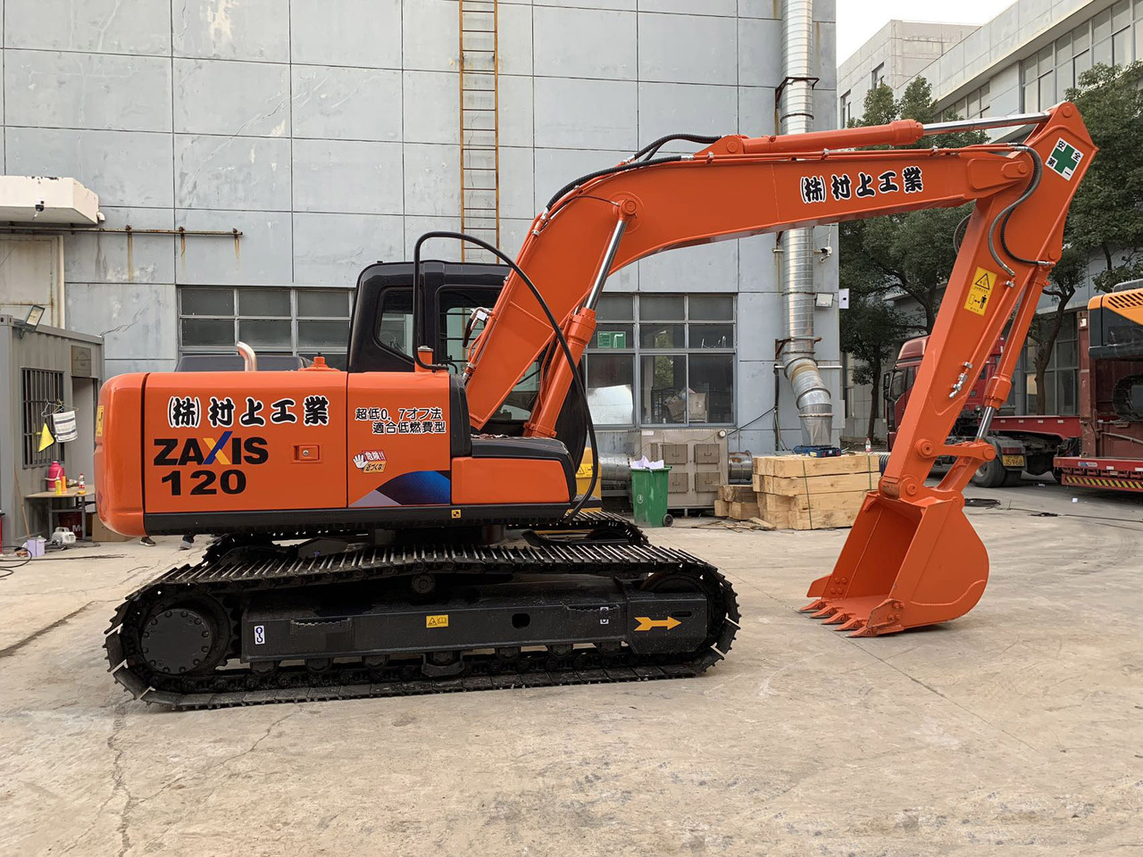 Hitachi ZX120 ZX70 ZX200 Good Price Secondhand Excavator - Lánctalpas kotró: 2 kép. Hitachi ZX120 ZX70 ZX200 Good Price Secondhand Excavator - Lánctalpas kotró: 2 kép.