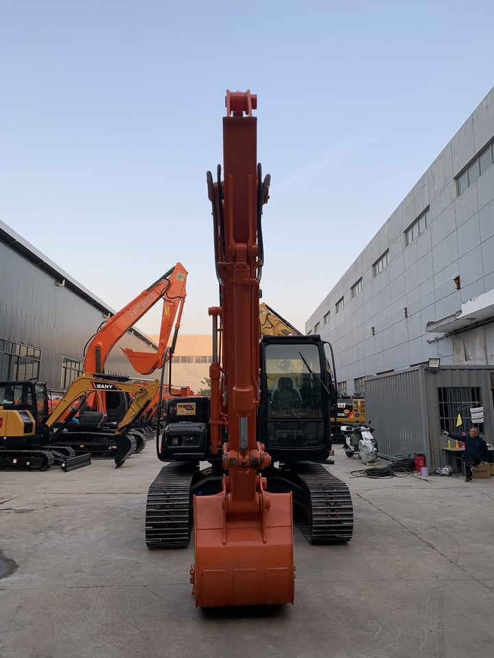 Hitachi ZX120 ZX70 ZX200 Good Price Secondhand Excavator - Lánctalpas kotró: 3 kép. Hitachi ZX120 ZX70 ZX200 Good Price Secondhand Excavator - Lánctalpas kotró: 3 kép.