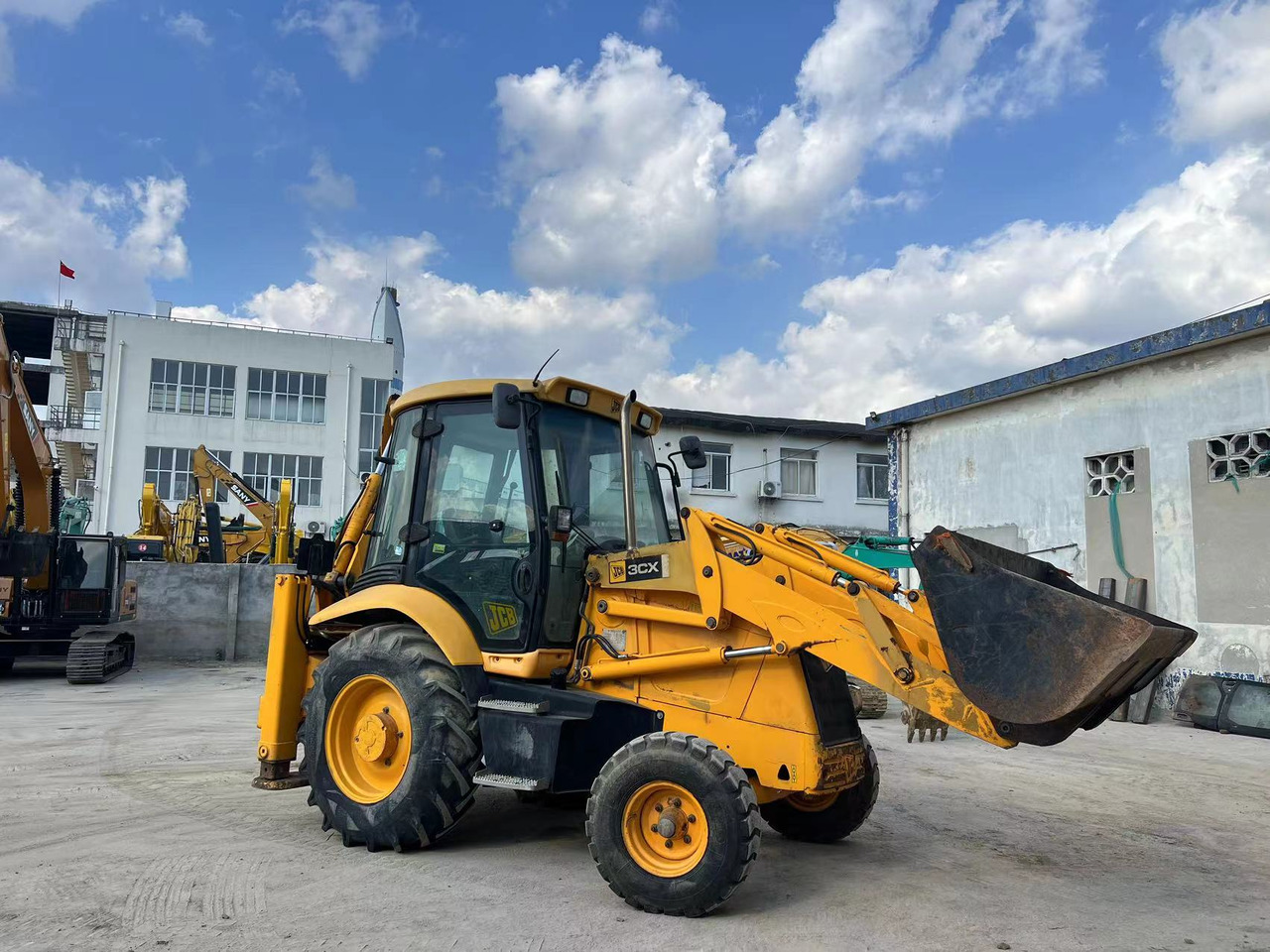 JCB 3CX Original Condition Used Backhoe Loader with Extendable Boom - Kotrórakodó: 4 kép. JCB 3CX Original Condition Used Backhoe Loader with Extendable Boom - Kotrórakodó: 4 kép.