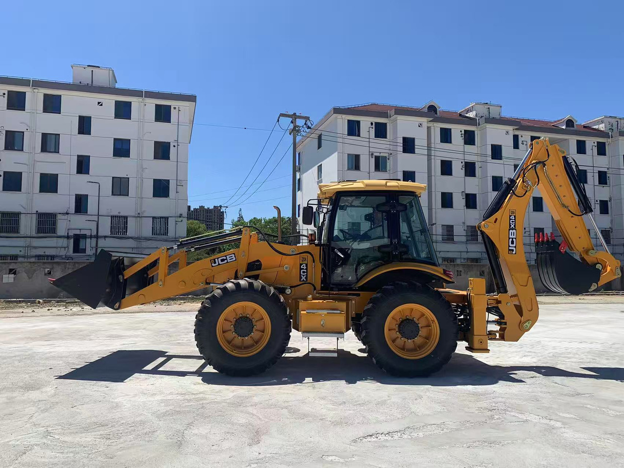 JCB Backhoe Loader 4CX, 4DX Good Price on Sale - Kotrórakodó: 1 kép. JCB Backhoe Loader 4CX, 4DX Good Price on Sale - Kotrórakodó: 1 kép.