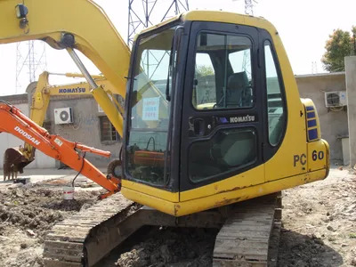 Japan Made Used 6t Komatsu PC60 PC60-7 Mini Excavator - Lánctalpas kotró: 1 kép. Japan Made Used 6t Komatsu PC60 PC60-7 Mini Excavator - Lánctalpas kotró: 1 kép.