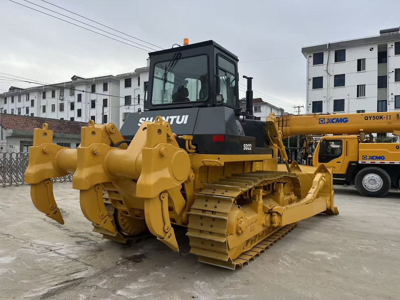 SHANTUI Used Bulldozer, Crawler Bulldozer SHANTUI SD22 for Sale with Best Price - Buldózer: 3 kép. SHANTUI Used Bulldozer, Crawler Bulldozer SHANTUI SD22 for Sale with Best Price - Buldózer: 3 kép.