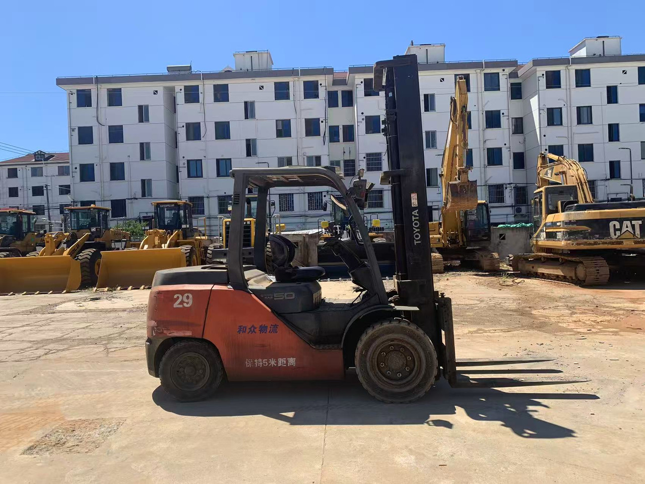 Toyota FD50 Forklift Original Color Japan Forklift with High Mast - Dízel targonca: 1 kép. Toyota FD50 Forklift Original Color Japan Forklift with High Mast - Dízel targonca: 1 kép.