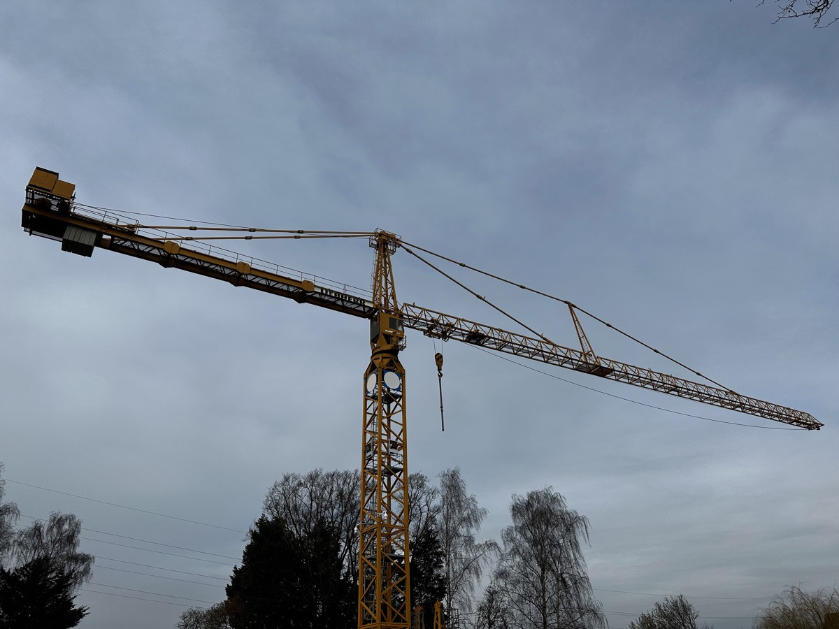 Liebherr LIEBHERR 355 HC-S 20 - Toronydaru: 1 kép. Liebherr LIEBHERR 355 HC-S 20 - Toronydaru: 1 kép.