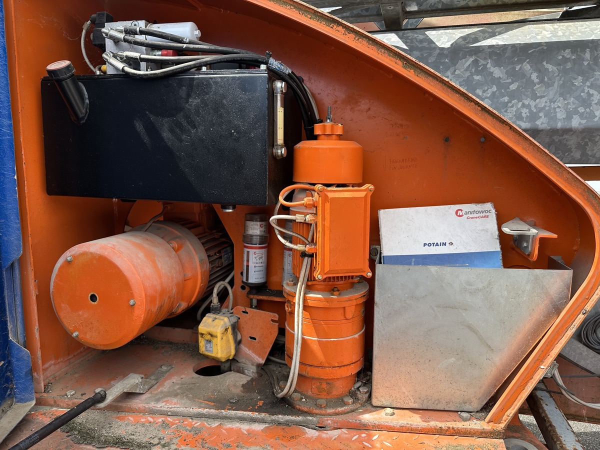 POTAIN IGO 13 - Önszerelő toronydaru: 3 kép. POTAIN IGO 13 - Önszerelő toronydaru: 3 kép.