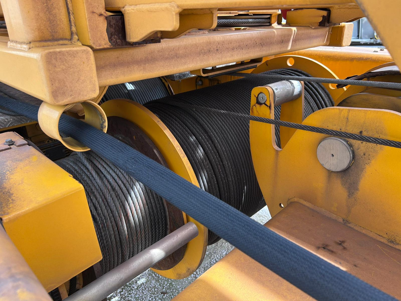 POTAIN IGO T130 - Önszerelő toronydaru: 3 kép. POTAIN IGO T130 - Önszerelő toronydaru: 3 kép.