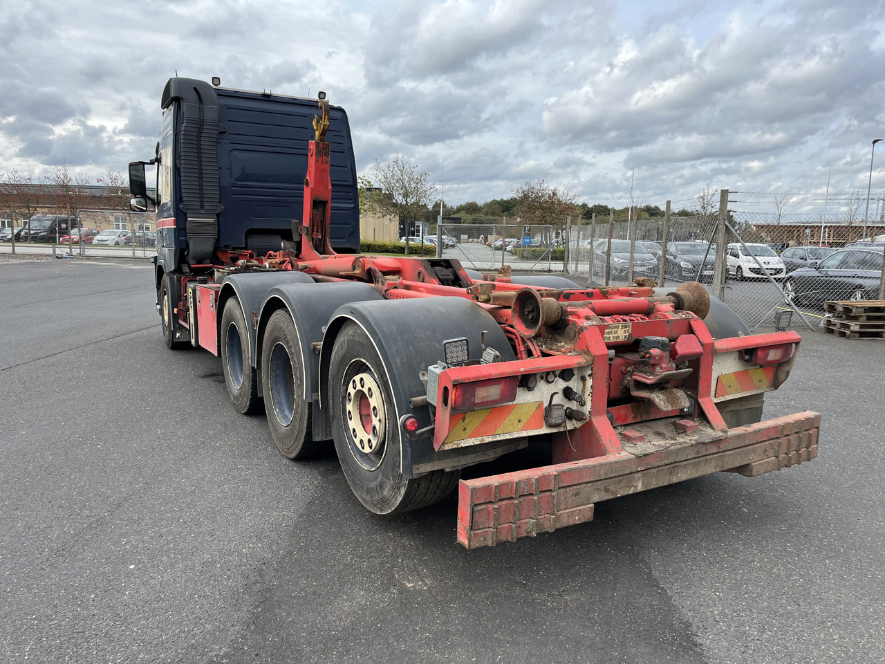 Volvo FM 500 8x4 - Horgos rakodó teherautó: 5 kép. Volvo FM 500 8x4 - Horgos rakodó teherautó: 5 kép.