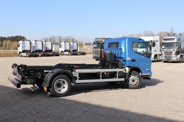 FUSO 9C18E - Horgos rakodó teherautó: 4 kép. FUSO 9C18E - Horgos rakodó teherautó: 4 kép.