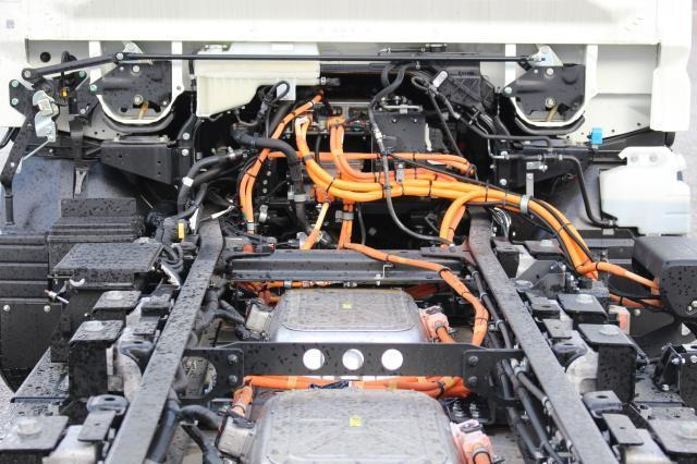FUSO Canter 4C15E - Alvaz teherautó: 5 kép. FUSO Canter 4C15E - Alvaz teherautó: 5 kép.