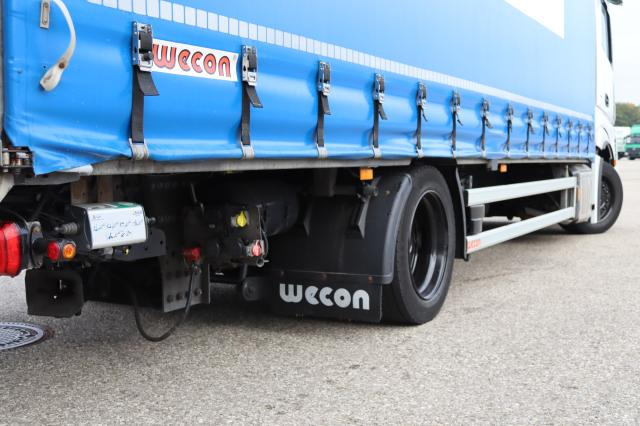 Mercedes-Benz Actros 1833 L nR - Ponyvás teherautó: 5 kép. Mercedes-Benz Actros 1833 L nR - Ponyvás teherautó: 5 kép.