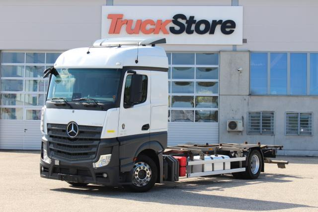 Mercedes-Benz Actros 1845 L nR - Cserefelépítményes teherautó: 1 kép. Mercedes-Benz Actros 1845 L nR - Cserefelépítményes teherautó: 1 kép.