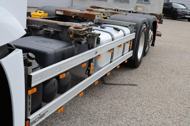 Mercedes-Benz Actros 2546LL MULTIWECHSLER - Cserefelépítményes teherautó: 4 kép. Mercedes-Benz Actros 2546LL MULTIWECHSLER - Cserefelépítményes teherautó: 4 kép.