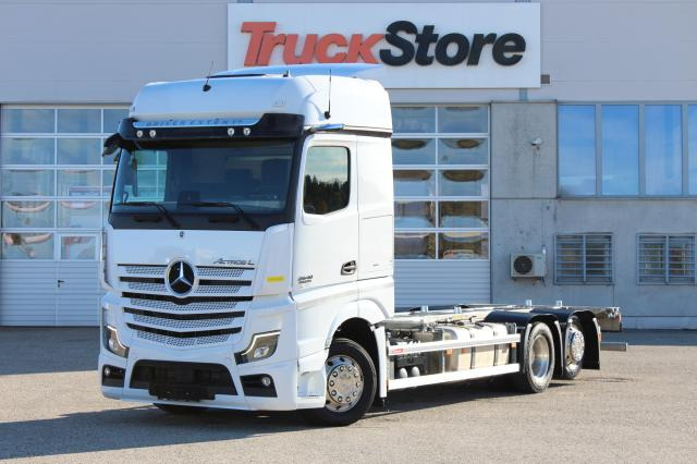 Mercedes-Benz Actros 2548LL HUBRAHMEN - Cserefelépítményes teherautó: 1 kép. Mercedes-Benz Actros 2548LL HUBRAHMEN - Cserefelépítményes teherautó: 1 kép.