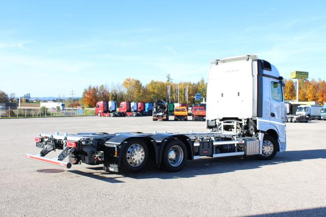 Mercedes-Benz Actros 2548LL HUBRAHMEN - Cserefelépítményes teherautó: 3 kép. Mercedes-Benz Actros 2548LL HUBRAHMEN - Cserefelépítményes teherautó: 3 kép.