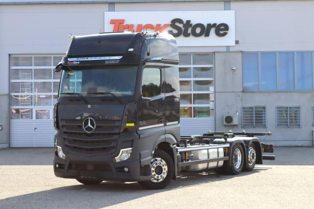 Mercedes-Benz Actros 2553 L - Cserefelépítményes teherautó: 1 kép. Mercedes-Benz Actros 2553 L - Cserefelépítményes teherautó: 1 kép.