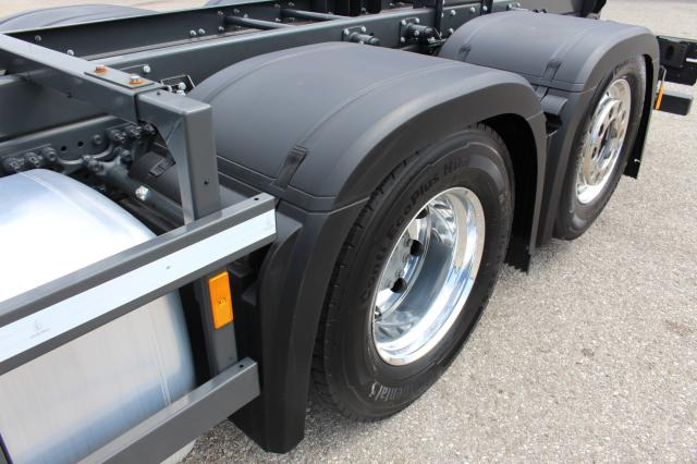 Mercedes-Benz Actros 2563LL LENKACHSE - Cserefelépítményes teherautó: 4 kép. Mercedes-Benz Actros 2563LL LENKACHSE - Cserefelépítményes teherautó: 4 kép.