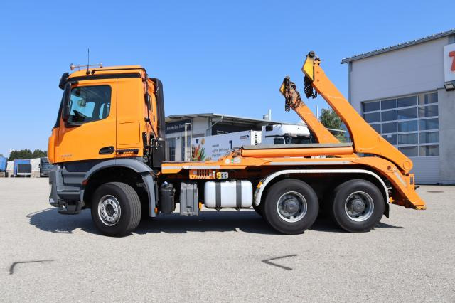 Mercedes-Benz Arocs 3353K ABSETZER - Konténerszállító: 4 kép. Mercedes-Benz Arocs 3353K ABSETZER - Konténerszállító: 4 kép.