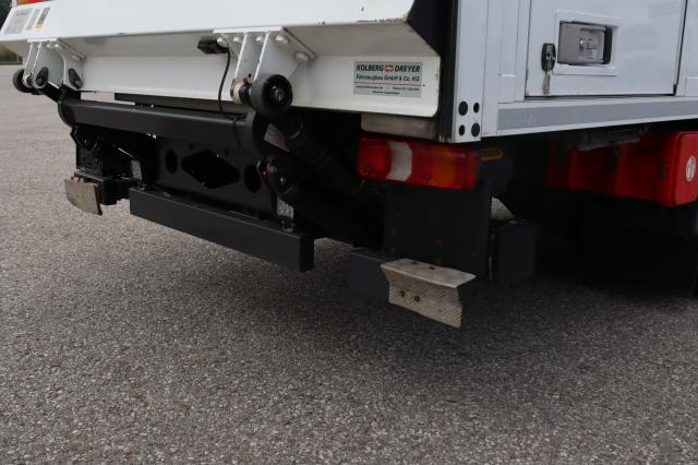 Mercedes-Benz Atego 1218 L nR - Dobozos felépítményű teherautó: 4 kép. Mercedes-Benz Atego 1218 L nR - Dobozos felépítményű teherautó: 4 kép.