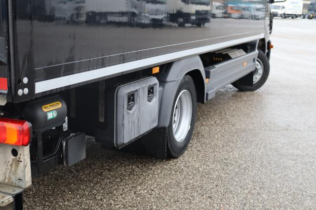 Mercedes-Benz Atego 1223L 6M KOFFER - Dobozos felépítményű teherautó: 5 kép. Mercedes-Benz Atego 1223L 6M KOFFER - Dobozos felépítményű teherautó: 5 kép.