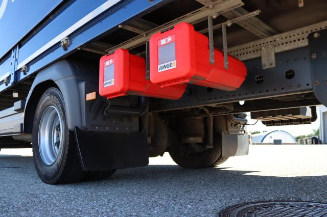 Mercedes-Benz Atego 1224 L - Ponyvás teherautó: 5 kép. Mercedes-Benz Atego 1224 L - Ponyvás teherautó: 5 kép.