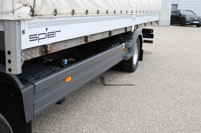 Mercedes-Benz Atego 1224 L - Ponyvás teherautó: 4 kép. Mercedes-Benz Atego 1224 L - Ponyvás teherautó: 4 kép.