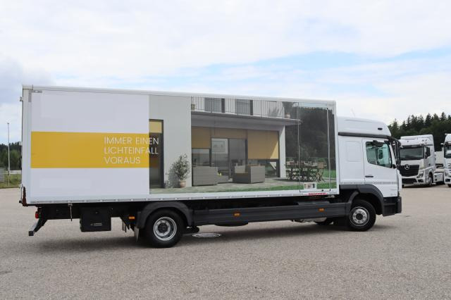 Mercedes-Benz Atego 1224 L - Dobozos felépítményű teherautó: 4 kép. Mercedes-Benz Atego 1224 L - Dobozos felépítményű teherautó: 4 kép.