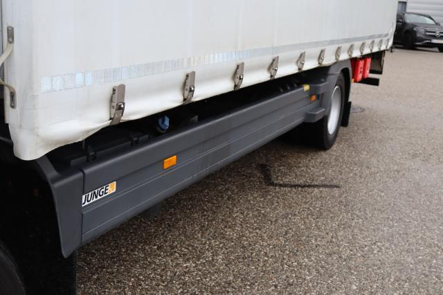 Mercedes-Benz Atego 1224L EDSCHA - Ponyvás teherautó: 4 kép. Mercedes-Benz Atego 1224L EDSCHA - Ponyvás teherautó: 4 kép.