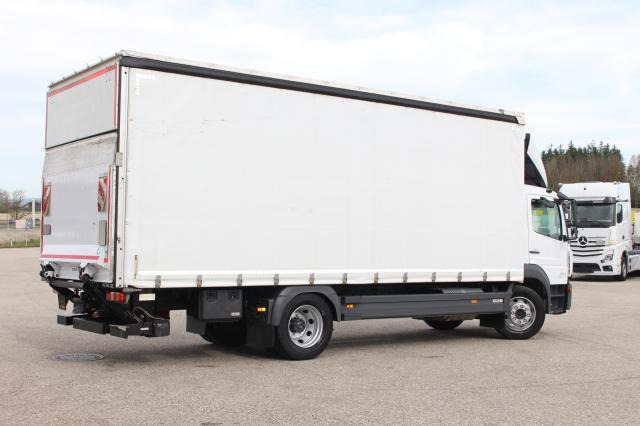 Mercedes-Benz Atego 1524 L - Ponyvás teherautó: 4 kép. Mercedes-Benz Atego 1524 L - Ponyvás teherautó: 4 kép.