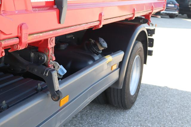 Mercedes-Benz Atego 1530 K - Billenőplatós teherautó: 4 kép. Mercedes-Benz Atego 1530 K - Billenőplatós teherautó: 4 kép.