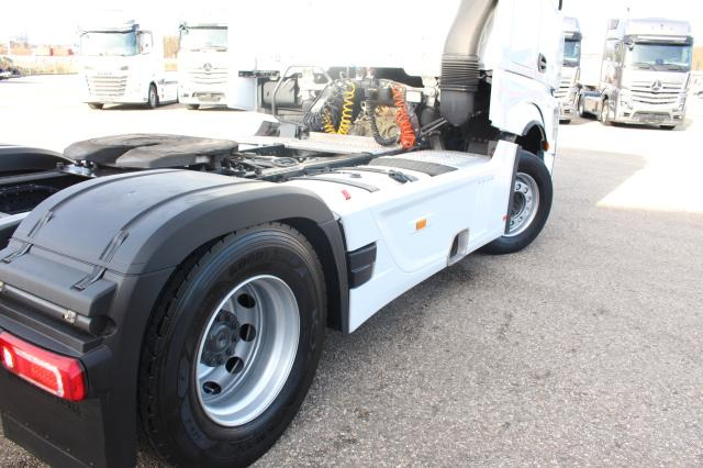 Mercedes-Benz Actros 1848 LS - Nyergesvontató: 5 kép. Mercedes-Benz Actros 1848 LS - Nyergesvontató: 5 kép.