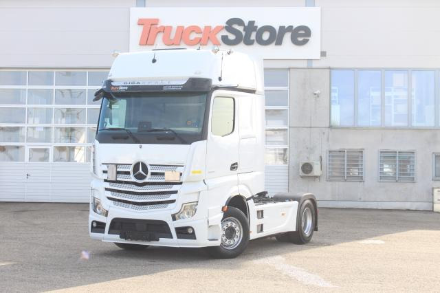 Mercedes-Benz Actros 1848 LS - Nyergesvontató: 1 kép. Mercedes-Benz Actros 1848 LS - Nyergesvontató: 1 kép.
