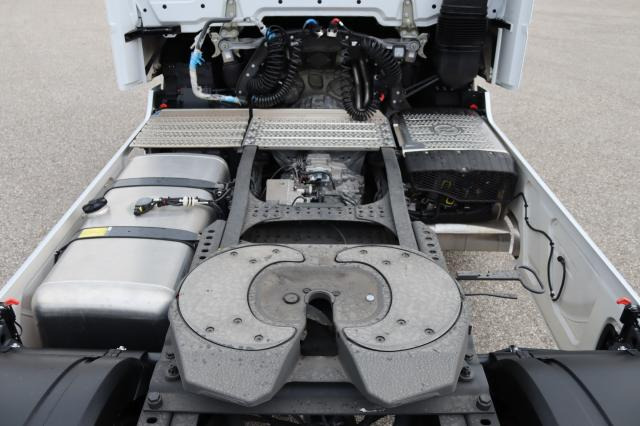 Nyergesvontató Mercedes-Benz Actros 1853 LS: 7 kép.