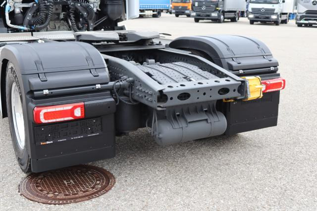 Nyergesvontató Mercedes-Benz Actros 1853 LS: 6 kép.