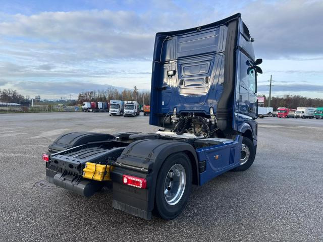 Mercedes-Benz Actros 1853 LS - Nyergesvontató: 3 kép. Mercedes-Benz Actros 1853 LS - Nyergesvontató: 3 kép.