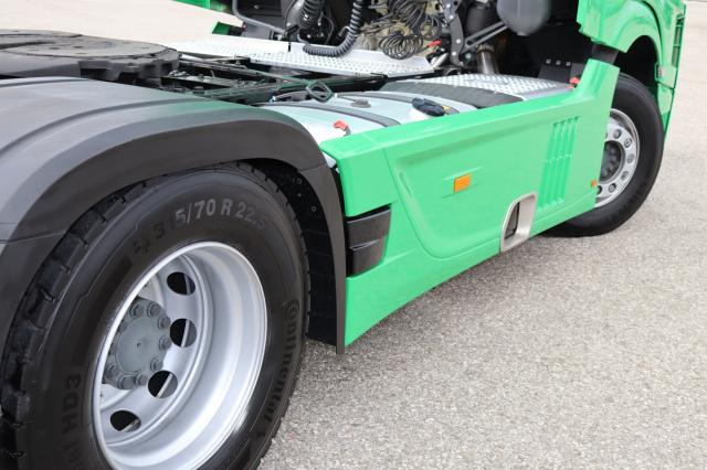 Mercedes-Benz Actros 1853 LS - Nyergesvontató: 5 kép. Mercedes-Benz Actros 1853 LS - Nyergesvontató: 5 kép.