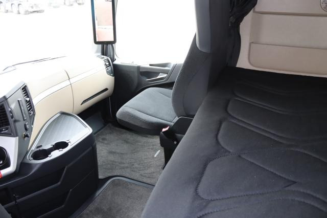 Nyergesvontató Mercedes-Benz Actros 1853 LS: 10 kép.