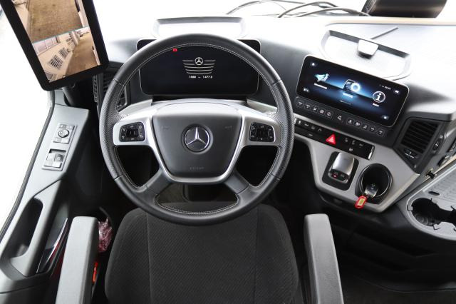 Nyergesvontató Mercedes-Benz Actros 1853 LS: 8 kép.