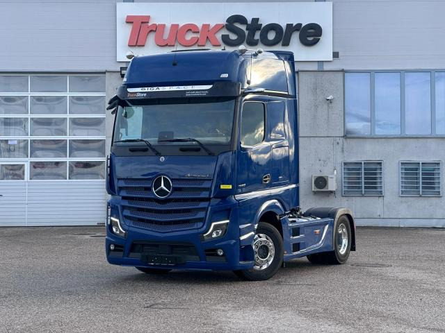Mercedes-Benz Actros 1853 LS - Nyergesvontató: 1 kép. Mercedes-Benz Actros 1853 LS - Nyergesvontató: 1 kép.