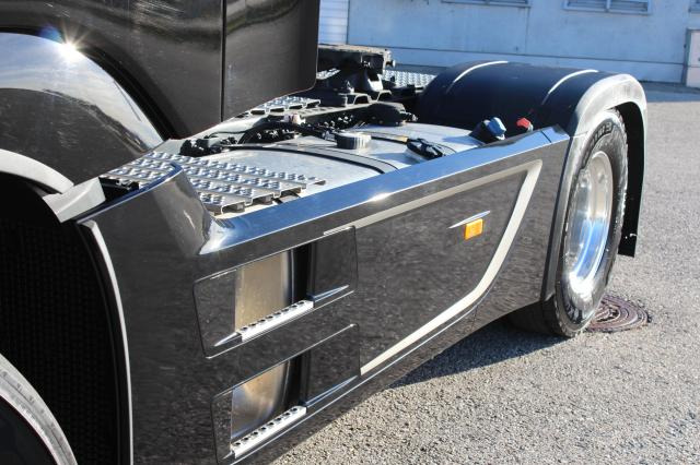 Mercedes-Benz Actros 1853LS ÖLRETARDER - Nyergesvontató: 4 kép. Mercedes-Benz Actros 1853LS ÖLRETARDER - Nyergesvontató: 4 kép.