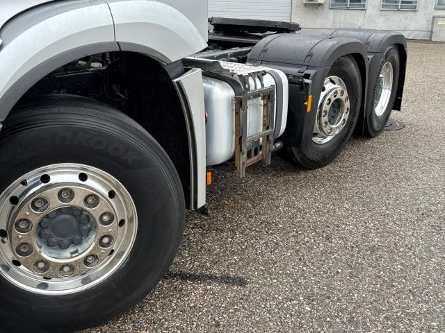 Mercedes-Benz Actros 2553 - Nyergesvontató: 4 kép. Mercedes-Benz Actros 2553 - Nyergesvontató: 4 kép.