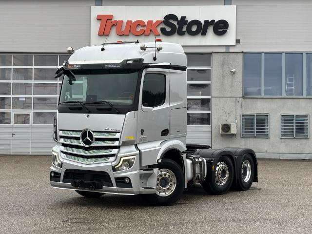 Mercedes-Benz Actros 2553 - Nyergesvontató: 1 kép. Mercedes-Benz Actros 2553 - Nyergesvontató: 1 kép.