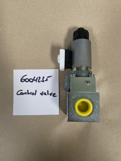 O&K Terex RH120 RH170 Control valves 6004235 1455219 6004236 1455220 505-2467 505-2196 - Alkatrész - Kotrógép: 2 kép. O&K Terex RH120 RH170 Control valves 6004235 1455219 6004236 1455220 505-2467 505-2196 - Alkatrész - Kotrógép: 2 kép.