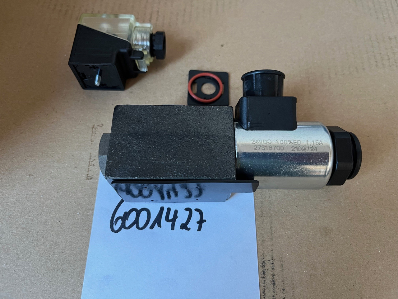 O&K Terex RH120 RH170 RH200 RH340 Valve 6001427 1467499 534-9304 Plate 6001750 4027321 535-2092 - Alkatrész - Kotrógép: 1 kép. O&K Terex RH120 RH170 RH200 RH340 Valve 6001427 1467499 534-9304 Plate 6001750 4027321 535-2092 - Alkatrész - Kotrógép: 1 kép.