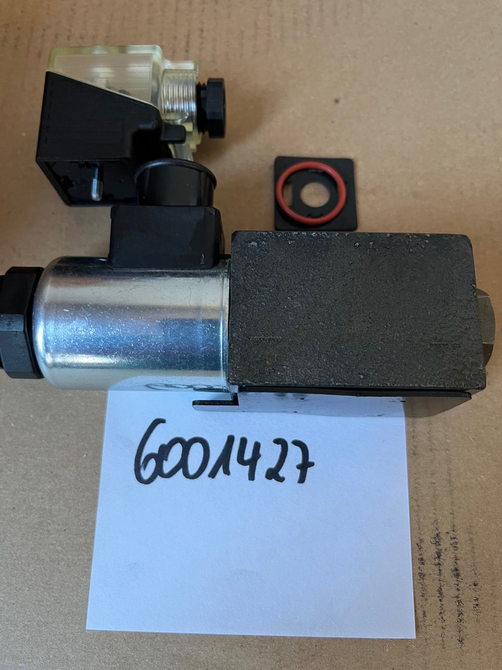 O&K Terex RH120 RH170 RH200 RH340 Valve 6001427 1467499 534-9304 Plate 6001750 4027321 535-2092 - Alkatrész - Kotrógép: 2 kép. O&K Terex RH120 RH170 RH200 RH340 Valve 6001427 1467499 534-9304 Plate 6001750 4027321 535-2092 - Alkatrész - Kotrógép: 2 kép.