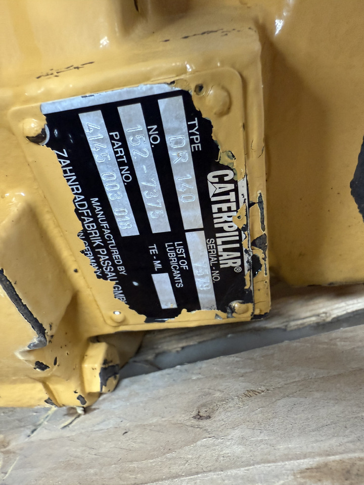 CATERPILLAR DR140 - Fordító motor - Minikotró: 4 kép. CATERPILLAR DR140 - Fordító motor - Minikotró: 4 kép.