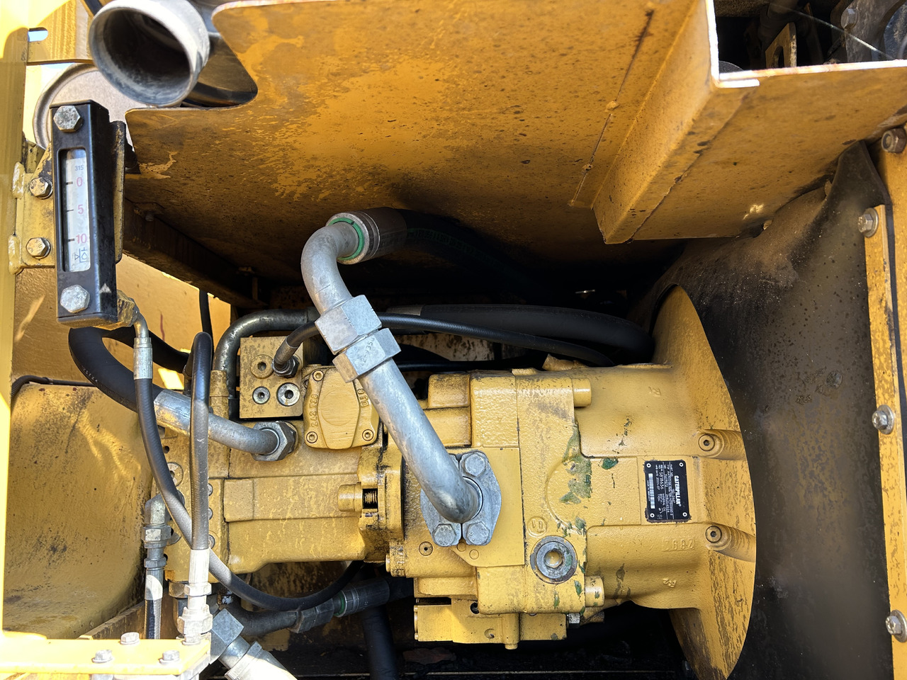 Caterpillar AA11VO130LG2S - Hidraulikus szivattyú - Kotrógép: 2 kép. Caterpillar AA11VO130LG2S - Hidraulikus szivattyú - Kotrógép: 2 kép.