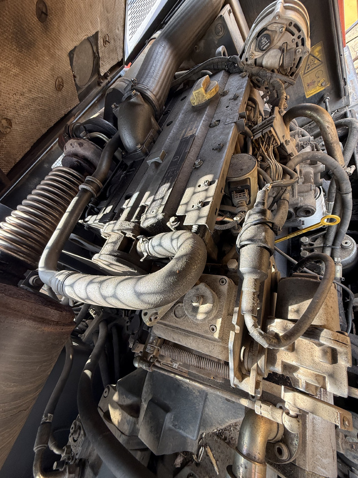 DEUTZ BF4M1012 C - Motor - Kotrógép: 5 kép. DEUTZ BF4M1012 C - Motor - Kotrógép: 5 kép.