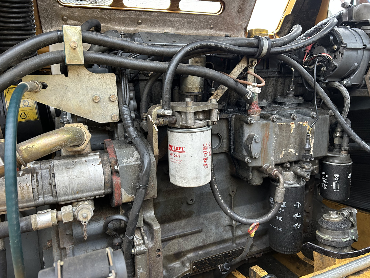 DEUTZ BF4M1013EC - Motor - Kotrógép: 2 kép. DEUTZ BF4M1013EC - Motor - Kotrógép: 2 kép.